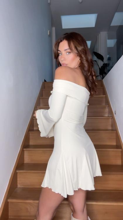 Holly Peers photo 63407