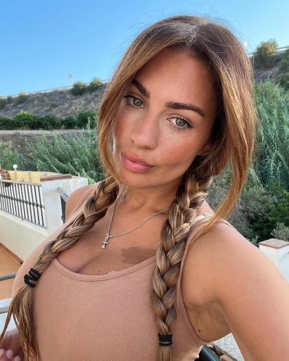 Holly Peers photo 63435