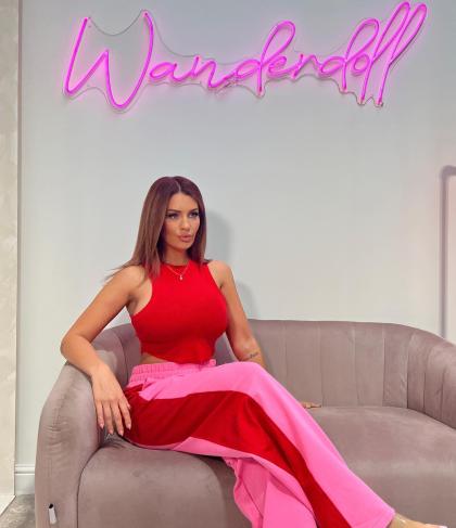 Holly Peers photo 63456