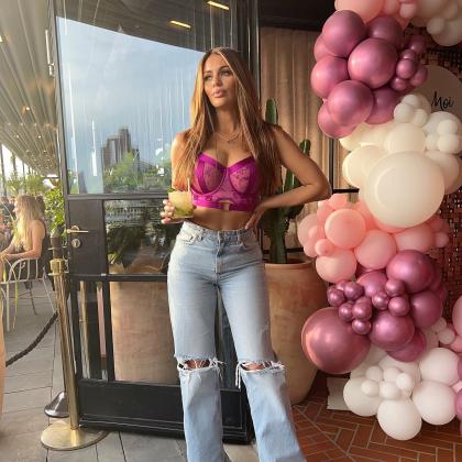 Holly Peers photo 63464