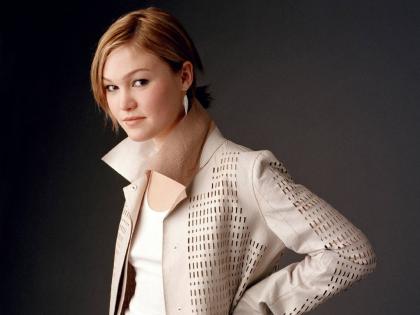 Julia Stiles photo 79324