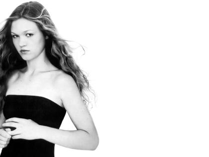 Julia Stiles photo 79338