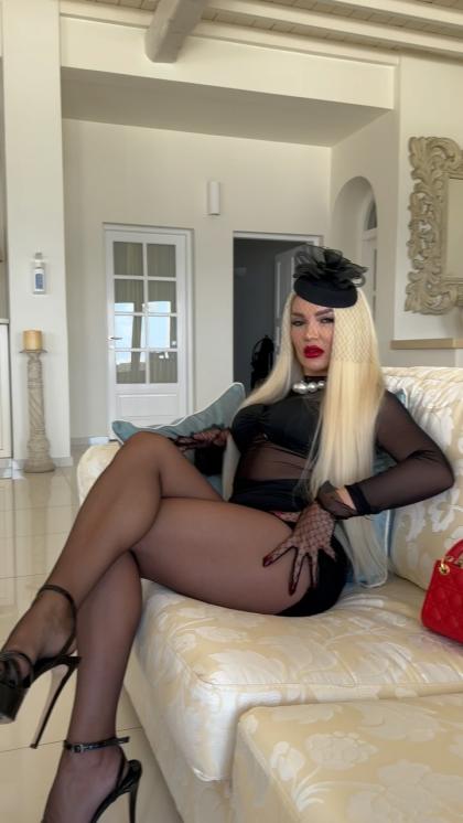 Jelena Unikat photo 690