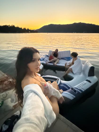 Molly Eskam photo 209232