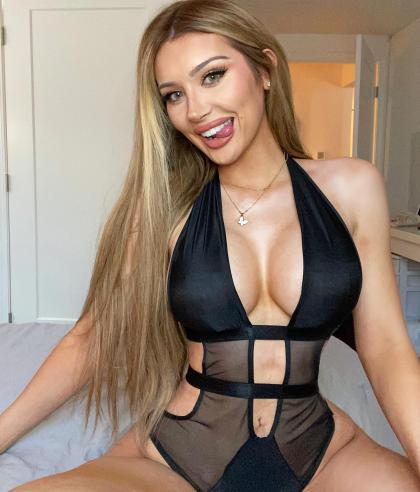 Molly Eskam photo 66518