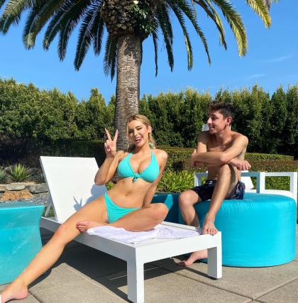 Molly Eskam photo 66521