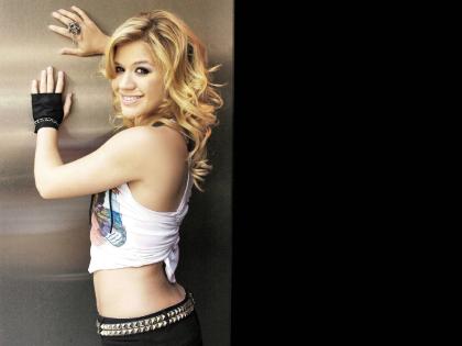 Kelly Clarkson photo 80785