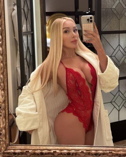 Daniella Chávez photo 201720