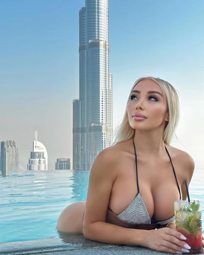 Daniella Chávez photo 201723