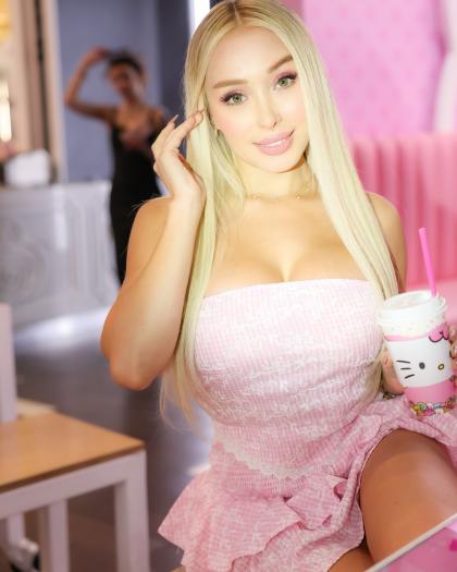 Daniella Chávez photo 201743