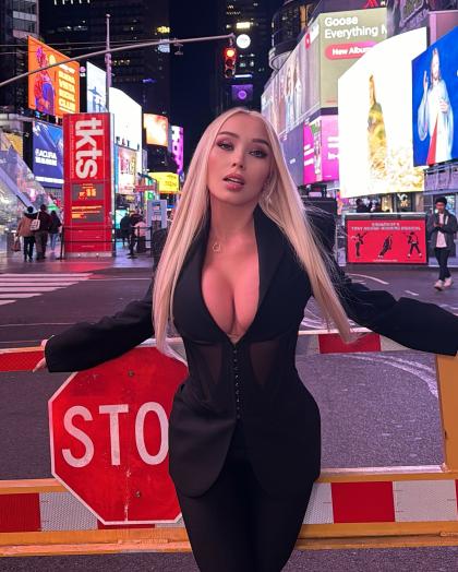 Daniella Chávez photo 201782