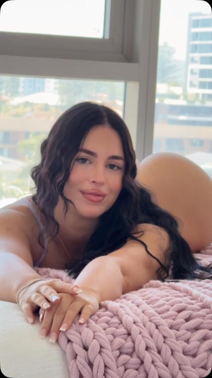 Izzy Belisimo photo 68598