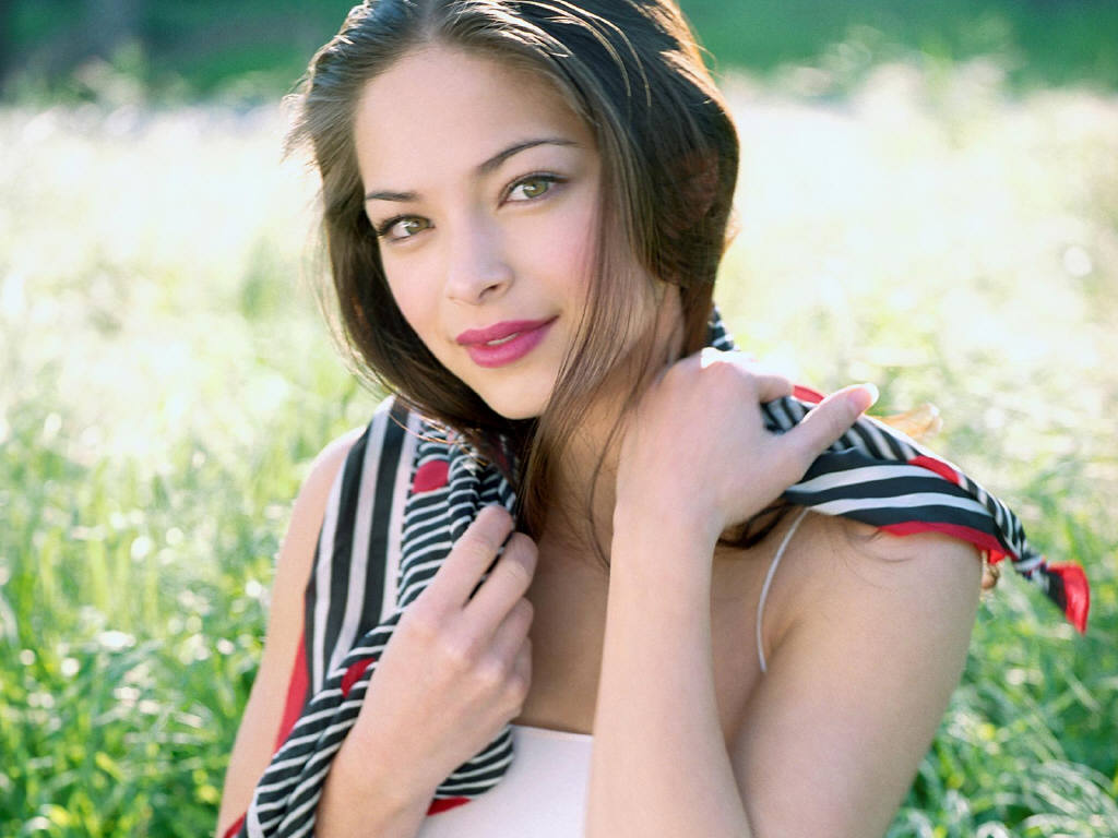Kristin Kreuk #82163
