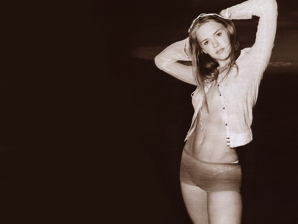 Dominique Swain #74147