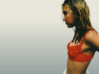 Dominique Swain photo 74144