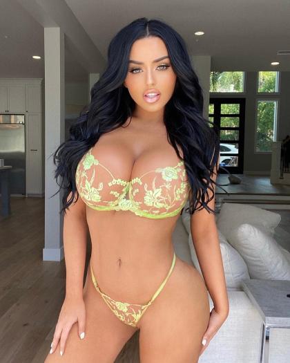 Abigail Ratchford photo 70525