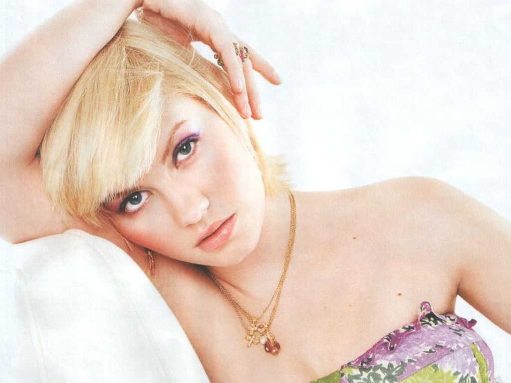 Elisha Cuthbert #74293