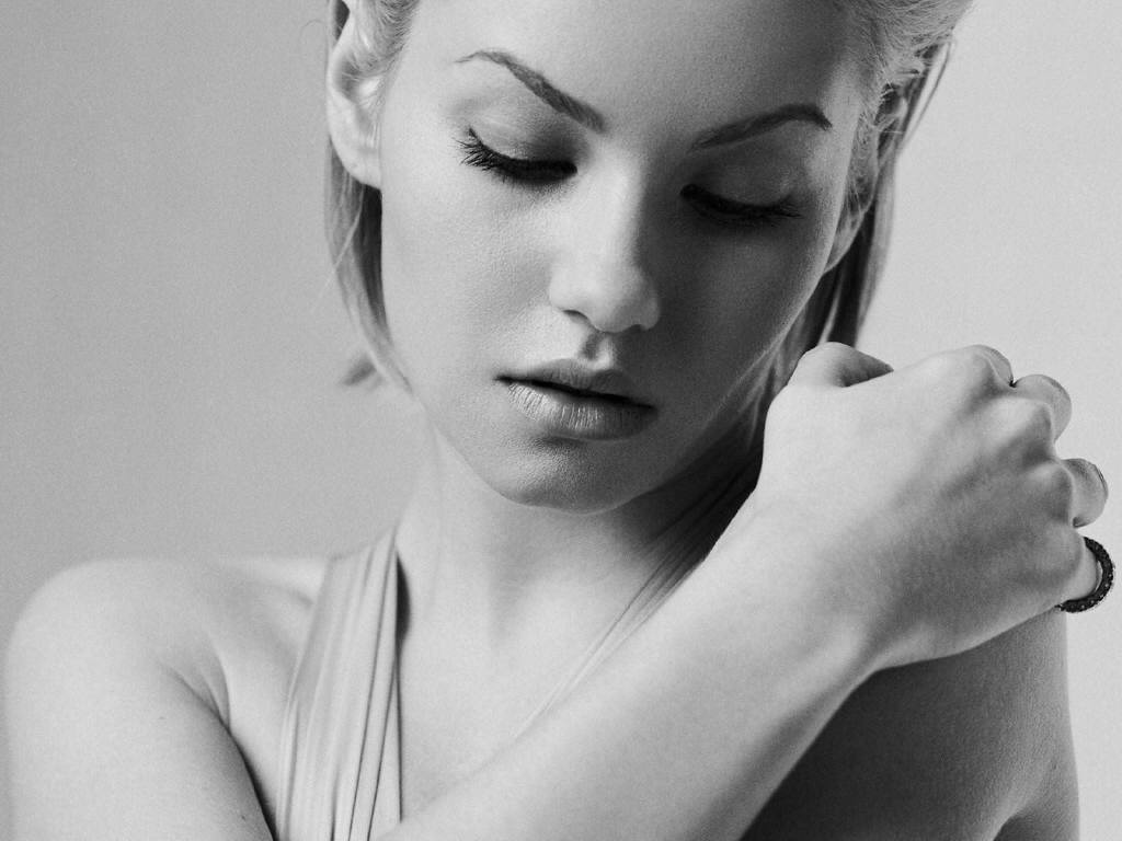 Elisha Cuthbert #74368