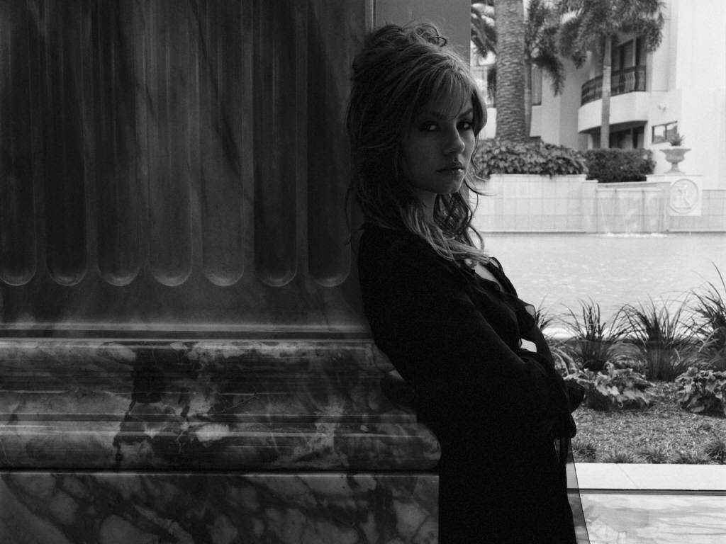 Elisha Cuthbert #74399