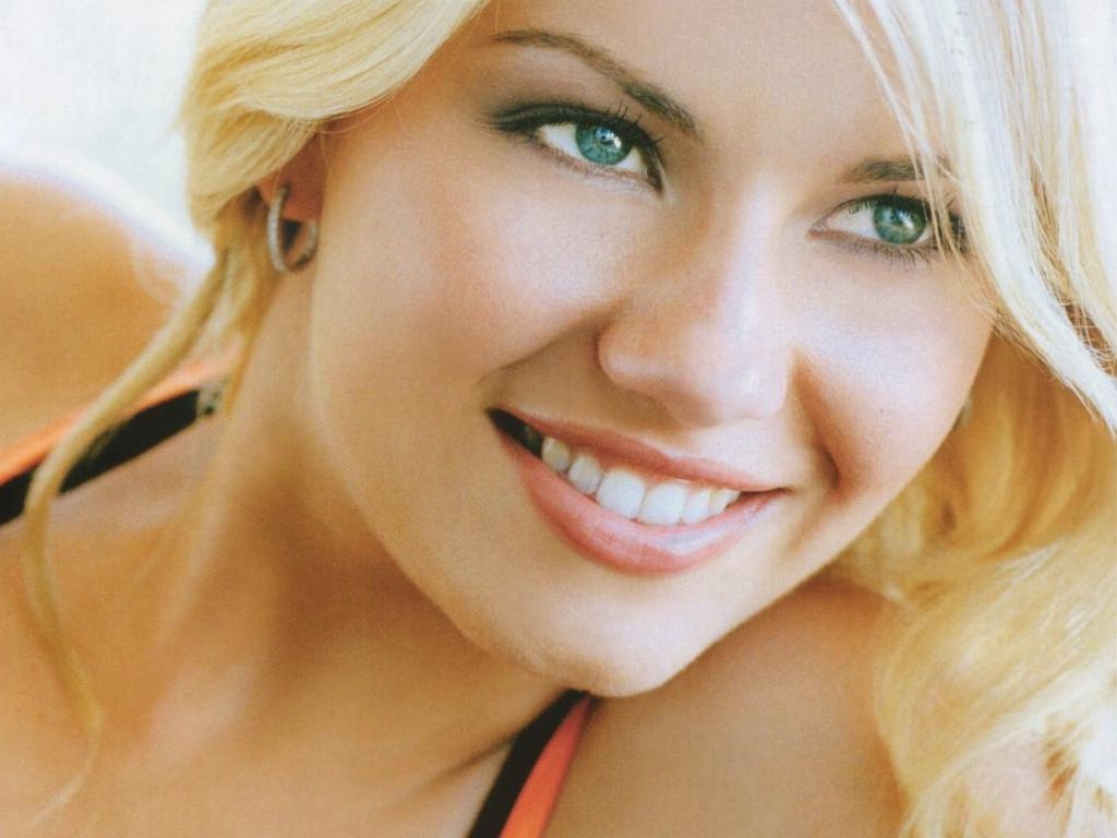 Elisha Cuthbert #74436