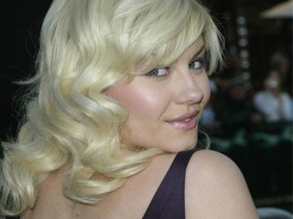 Elisha Cuthbert photo 74334