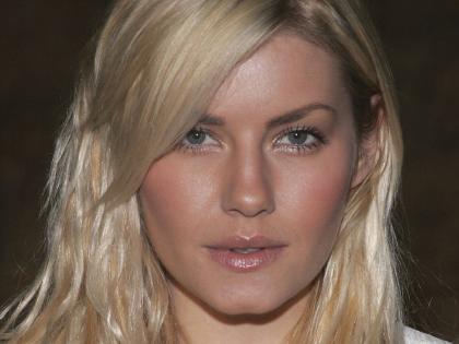 Elisha Cuthbert photo 74344