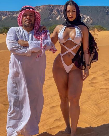 Bella Araujo photo 5062