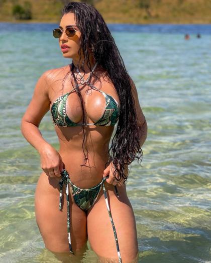 Bella Araujo photo 5064