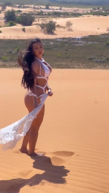 Bella Araujo photo 5065