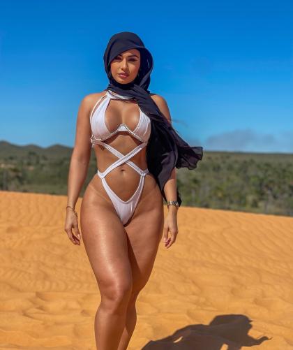 Bella Araujo photo 5071