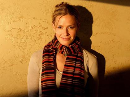 Elizabeth Shue