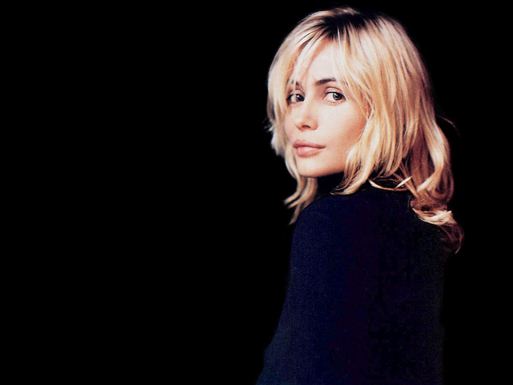 Emmanuelle Beart #75055