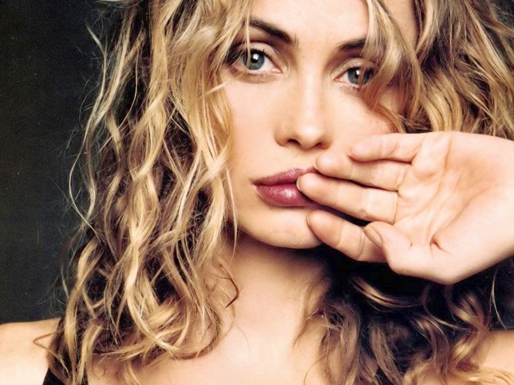 Emmanuelle Beart #75060