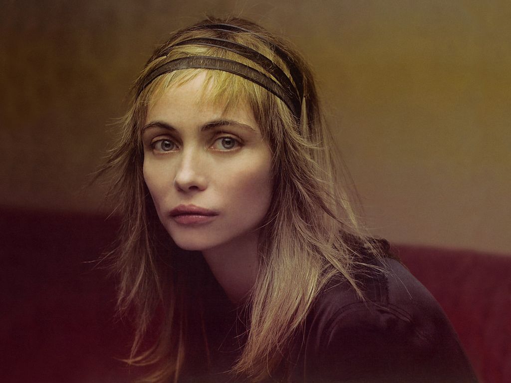 Emmanuelle Beart #75063