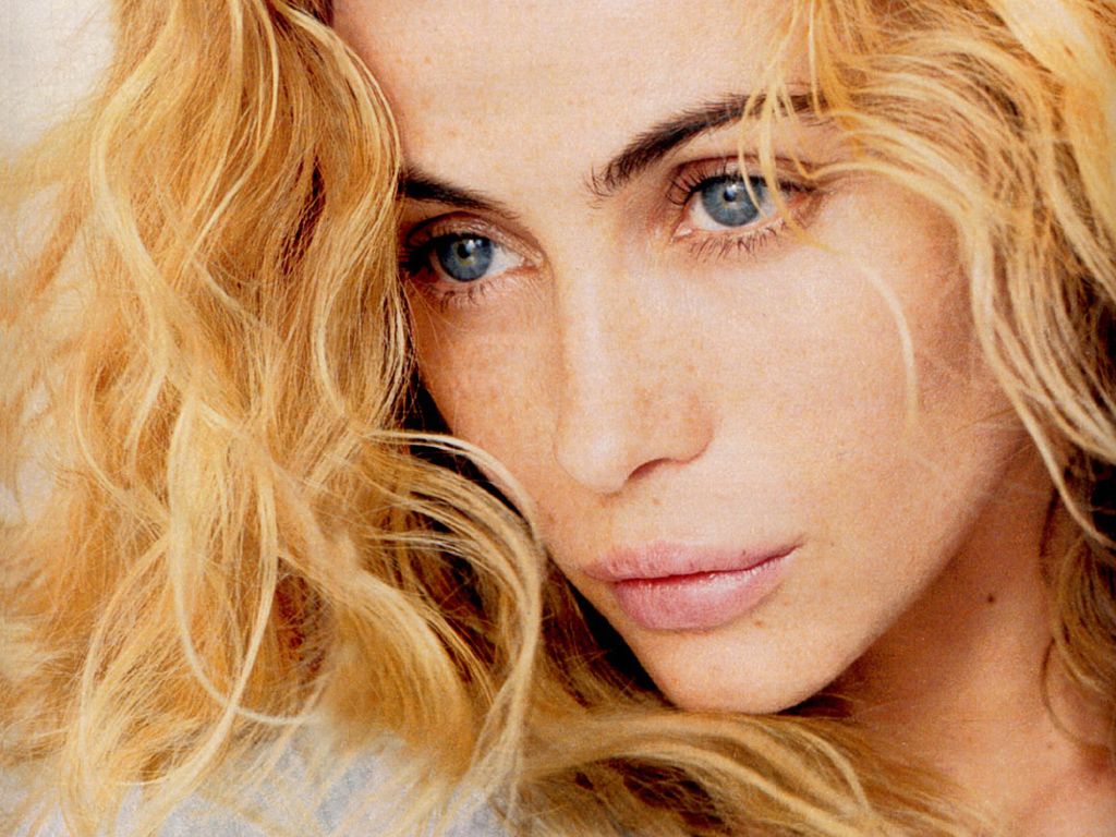 Emmanuelle Beart #75075